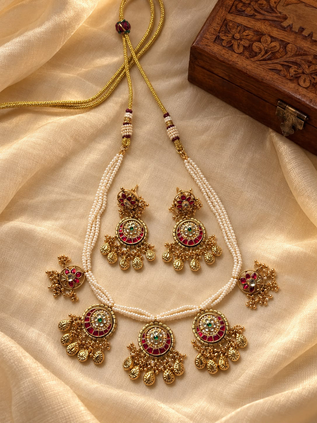 Rajwada Medallion Pearl-Style Necklace Set