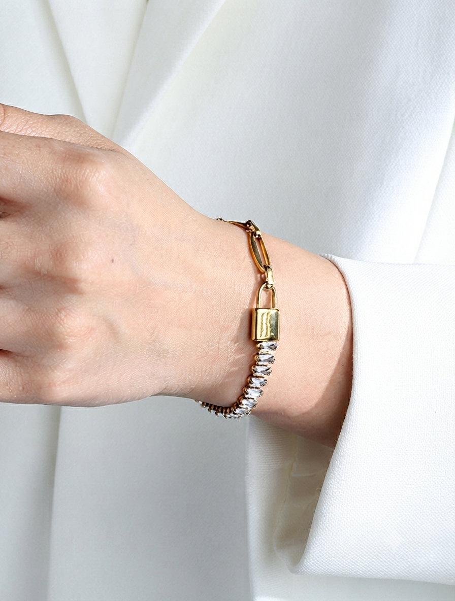 Luxury gold tone crystal link chain bracelet